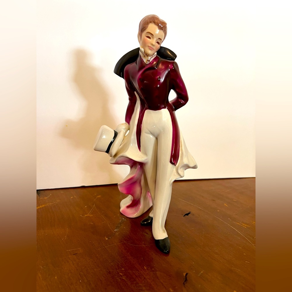 Florence Ceramics Figurine Victor-Magenta. Very Rare.